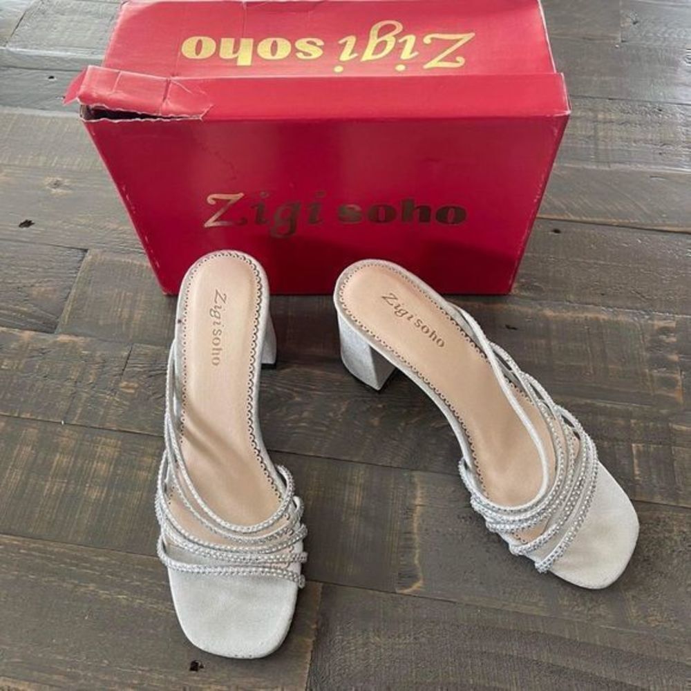 FREE w/purchase ๐ Silver Heels with Diamonds size 8.5 - Picture 5 of 7